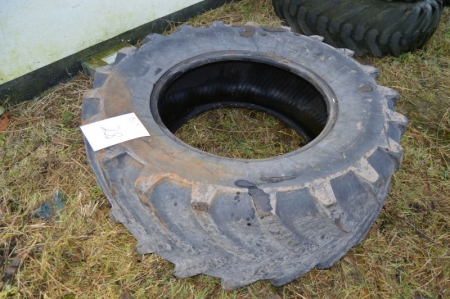 Tyres: 540-65 R30. 20%