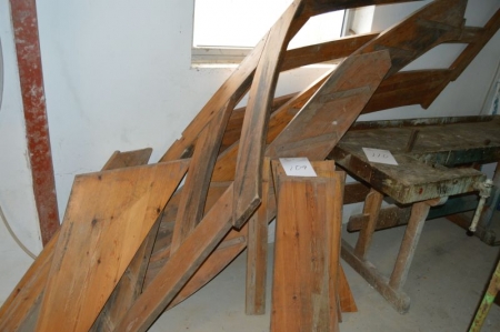 Staircase, wood. 90 degrees. Separate
