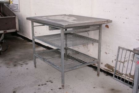 Rustfrit stål bord. Længde:80 cm., bredde: 110 cm. Galvaniseret stel