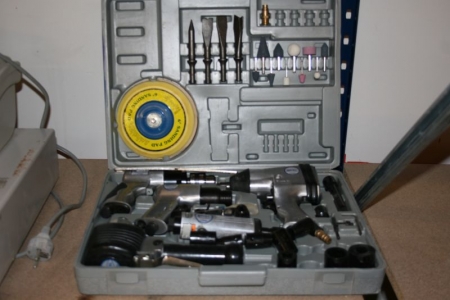 Suitcase with air tools, mrk. Servall