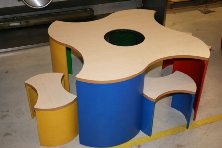 Children's Furniture, mrk. LEGO. Play Table with 4 stools