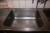 Rustfri stål bord med dobbelt håndvask og armatur. Stel i aluminium. Længde 300 cm., bredde 60 cm. + industriopvasker, mrk.: Ken