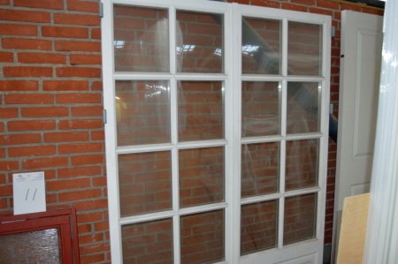 Doppel Terrasse, Bar Fenster. Holz, weiß. Ca. 2 x 1.365 x 1.955 mm. Verkauft ohne Rahmen