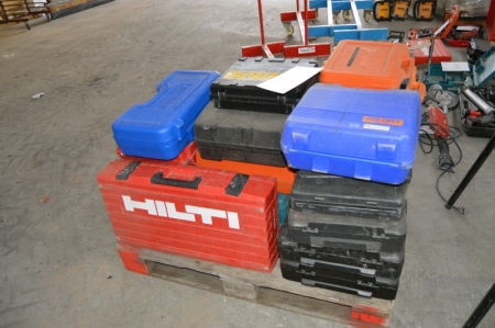 Pallet with empty machine boxes
