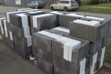 6 pallets LECA blocks with insulation. Width about 35 cm