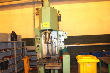 Hydraulic press, Hydraulico, type 63 T. recent safety inspection d. 20-1-2014, safety range 326 mm