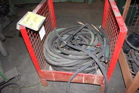 Steel cage with welding cable