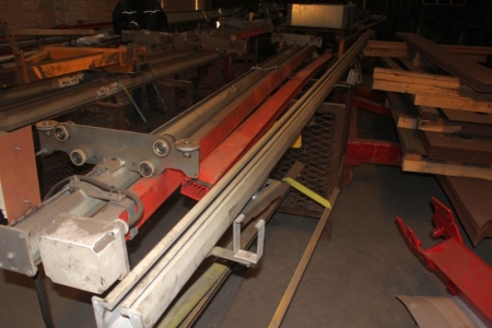 Crane rail length of about 250 kg 6 m + crane rail with GIS electric hoist 250/500 kg length about 4.5 meters