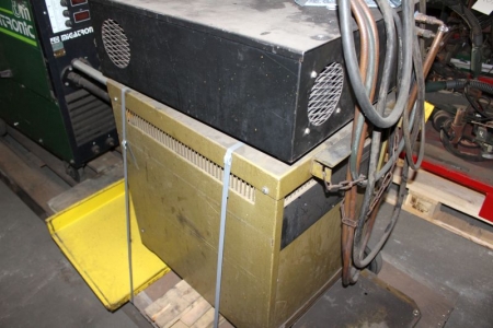 The Welding rectifier, ESAB LAE 315 with MEK 4 Wirefeeder Box. (Drive rolls are out of balance, skewed shaft from the motor)