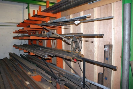 Large cantilever racking with five branches + 5 gables containing various rectangular tubes - flat bars - round bars - various tubes. Steel on the floor included