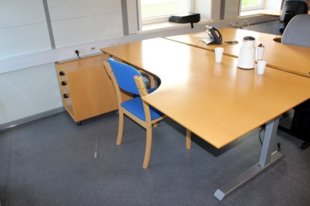 El hæve/sænke skrivebord + stol + skuffesektion 