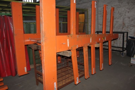Cantilever rack with branches on both sides H 2.8 B: 1.36 m D: 1.80 m