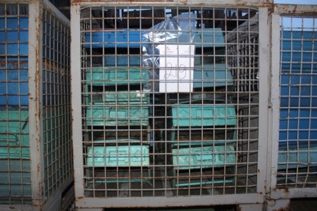 2 pallebure med sortimentskasser i stål