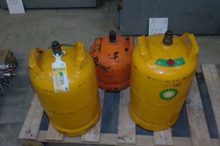 2 x 11 kg's cylinders + 1 x 6 kg gas bottle's