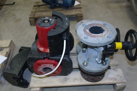 1 pc circulation pump + 2 Strong 2 "taps with flanges