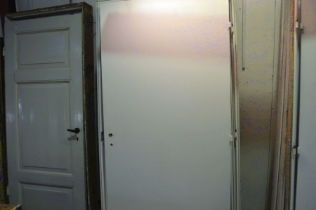 2 x Tür mit Rahmen, flach, weiß, Holz. Rahmenabmessungen, B x H, ca. 99 x 208 cm