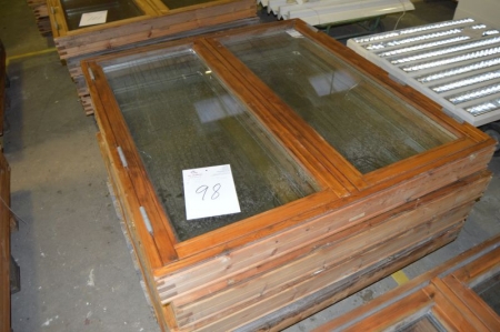 4 x Holzfenster, Seite hing. H x B, C 132 x 119,5. Trolley nicht im Lieferumfang enthalten