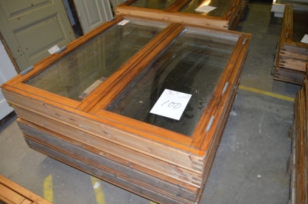 4 x Holzfenster, Seite hing. H x B, C 132 x 119,5. Trolley nicht im Lieferumfang enthalten
