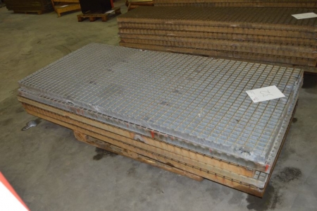 5 x steel grating, LxWxH: 225 x 100 x 6 cm. Pallet not included