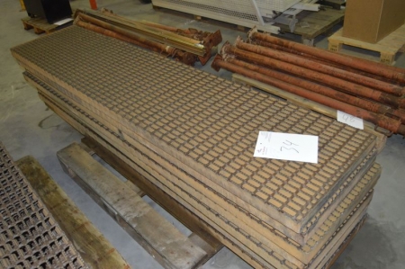 8 x steel grating, LxWxH: 225 x 50 x 6 cm. Pallet not included