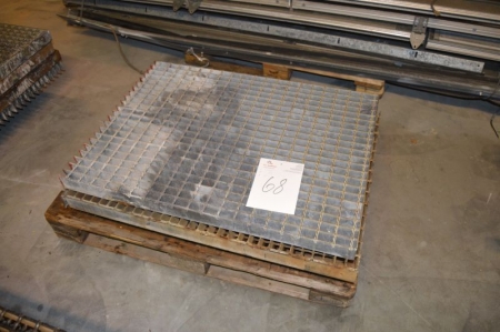 4 x steel grating, LxWxH: 100 x 73 x 6 cm. Pallet not included