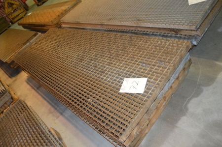 5 x steel grating, LxWxH: 225 x 99 x 6 cm. Pallet not included