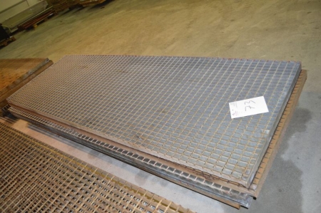 5 x steel grating, LxWxH: 225 x 99 x 6 cm. Pallet not included
