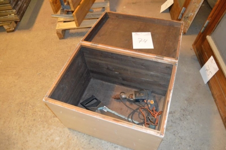 Wooden box with content. Lxwxd: ca. 68 x 50 x 50 cm