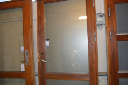 Front door with frame. Frame dimensions approximately b x h = 95 x 210 cm. Raw glass fillings