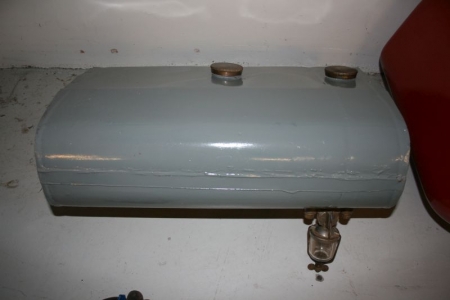Petrol/petroleums - tank with a 2-way tap, for a Ferguson 26