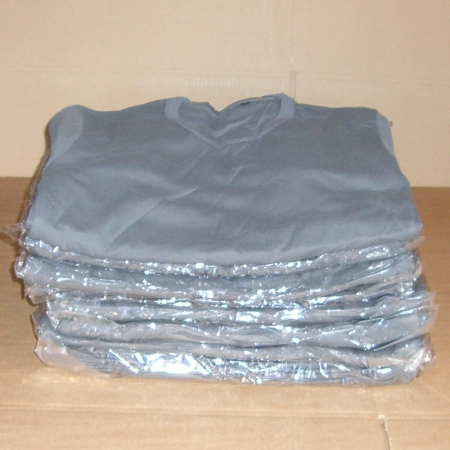Firmatøj ungebraucht ohne Druck: 40 Stück. Rundhals-T-Shirt, Stahlgrau, geriffelte Hals, 100% Baumwolle 0,15 M, 10L, 15XXL