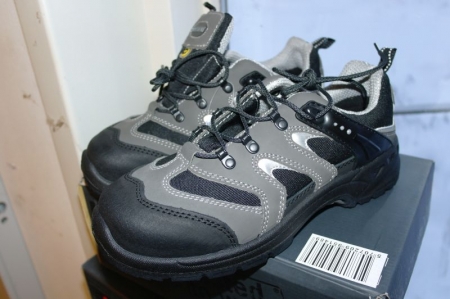 Safety shoes, mrk Mascot 3 pairs, size 42 archive footage