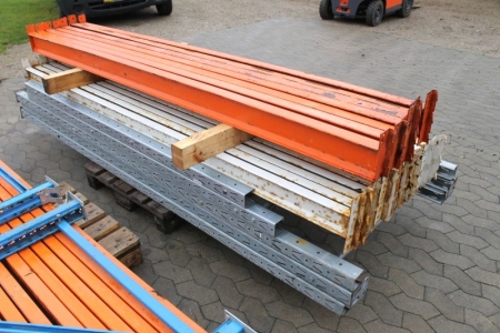Pallet racking with five gables + 20 load beams
