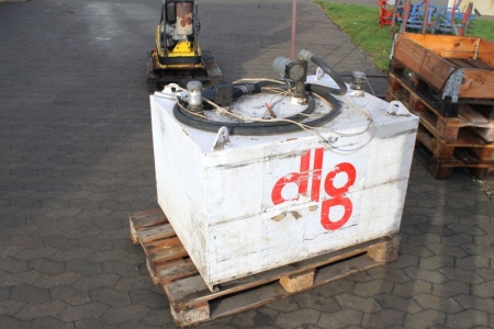 Transportbehälter mit Pumpe