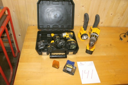 DeWalt: Cordless impact wrench, 12v cordless drill + 2 x cordless flashlights + cordless impact wrench + Bits + 6 batteries (without charger)