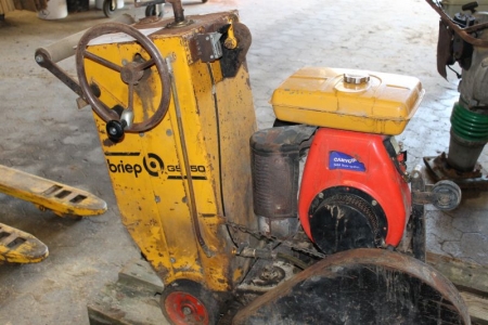 Concrete Cut-Off Saw, Briep GS150. Robin engine