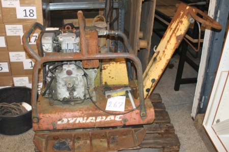 Plate compactor, Dynapac. Start unknown