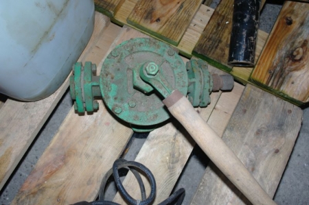 Hand operated bilge pump