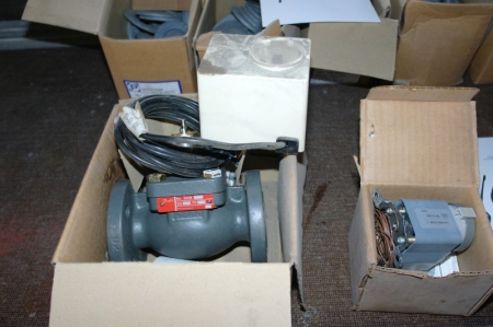 1 pc Valve and Thermostat, marked Danfoss