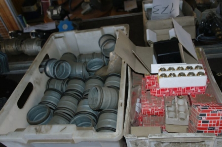 1 box of assorted Ventilationsfittings, most 80mm + 1 box of assorted Danfoss Fittings more