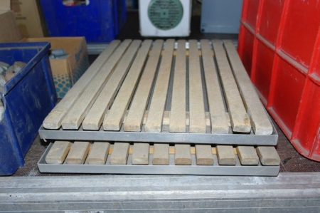 2 pcs Cutting gratings in stainless dish, Ca. W 32 cm x L 40 cm
