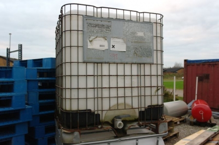 Pallet Tank, approximately 1000 liters