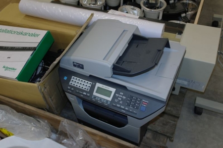 Brother fax/scan/kopimaskine + 1 kasse med diverse elektronik