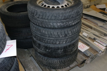 4 pcs. Full-Wheels, mrk. Roadstone. 195- 65 R15. For VW Caddy or similar