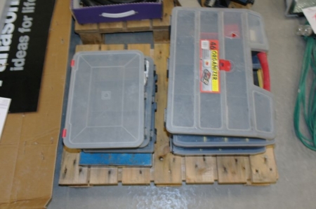 7 pcs. Assorted Assortment boxes, which 2. have small damage on the lid