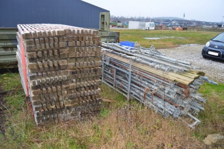 Haki masonry scaffolding, about 18 meters including dollies