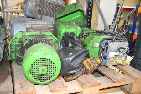 2 x chain Winch with 5 kW motor. Condition unknown