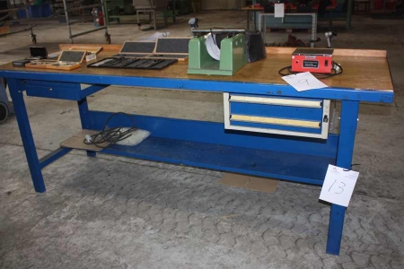 Vice bench with 2 drawers