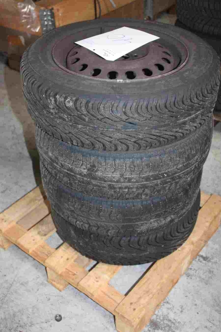 4 summer tyres on steel rims: 2 Altimax AT, 175/65 R14 82 T M-S + 2 Pirelli P3000 175/65 R14 82 T