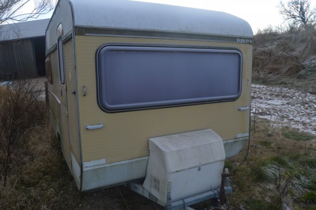 Campingvogn, reg nr. KR1582. Vindue tag itu - KJ Auktion - Maskinauktioner